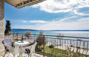 Гостиница Apartment Obala Kralja Tomislava VI  Каштел Камбеловац
